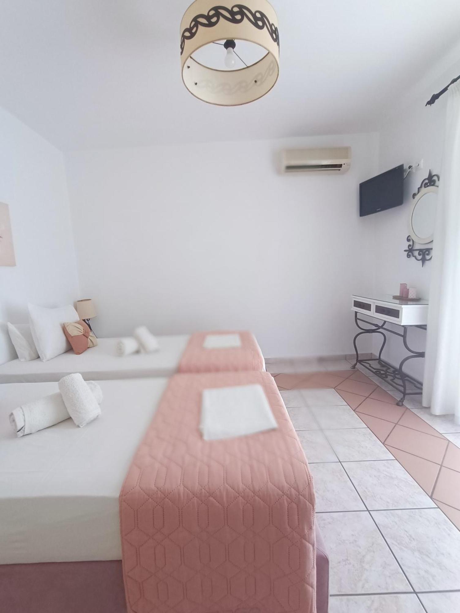 Katerina Rooms Tinos Екстер'єр фото